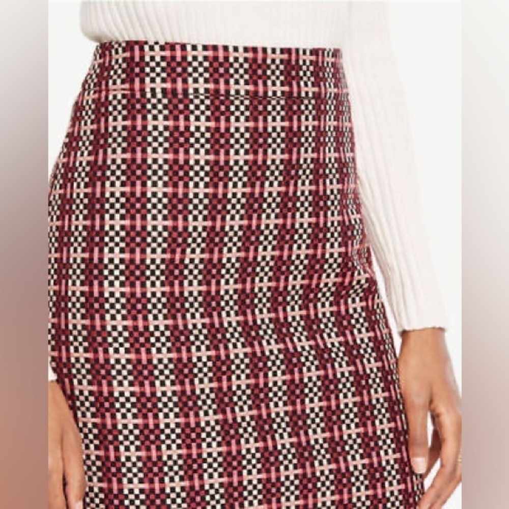 Ann Taylor Black & Pink Grid Jacquard Skirt - Picture 2 of 8